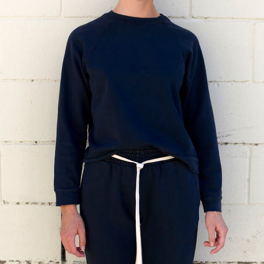 the raglan sweatshirt - faded black